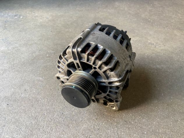 Alternatore Volkswagen Polo 1.2TDI del 2012 (03P903023D) - Foto 2