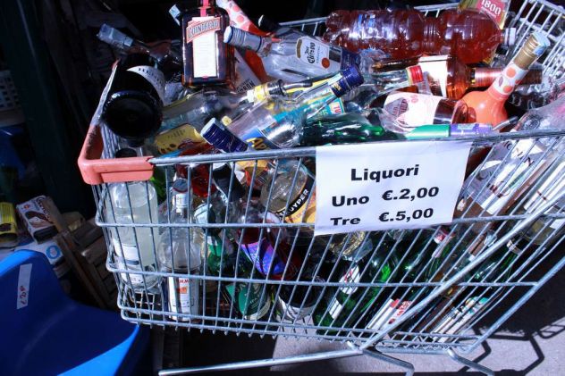 Bottiglie di Liquore – 25023 - Foto 2