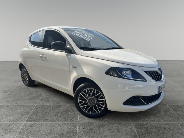 Lancia Ypsilon 1.0 FireFly 70cv Hybrid Gold