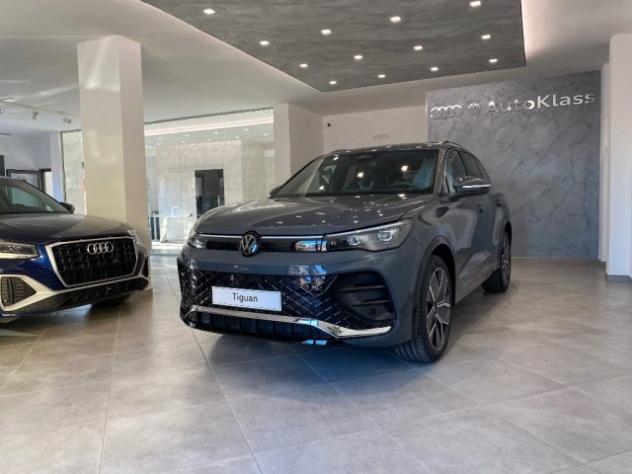 VOLKSWAGEN Tiguan 2.0 TDI 150 CV DSG R-Line Plus - NUOVA -