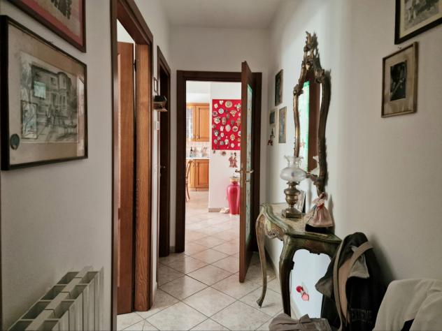 MARINA DI MASSA, centro e a pochi passi dal mare, appartamento posto al piano primo di un piccolo e recente fabbricato, si compone internamente di lum - Foto 11