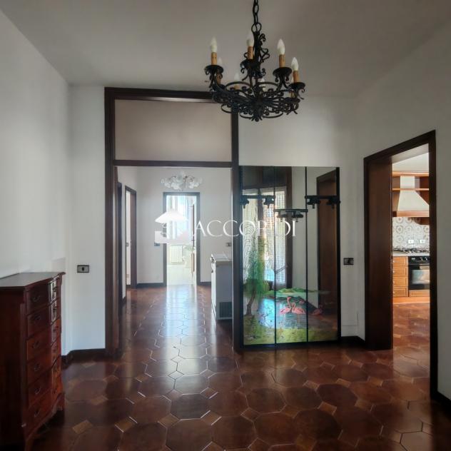 CASA INDIPENDENTE di 7 vani e di 350 mq (CASTELCUCCO) rif. BL109 - Foto 5