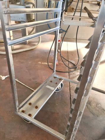 porta vassoi in inox con ruote usato - Foto 3