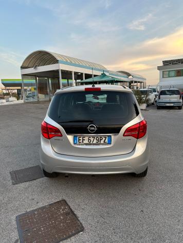 Opel Meriva 1.3 CDTI 95CV ecoFLEX Cosmo - Foto 9