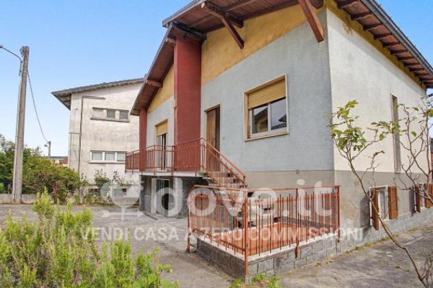 Casa indipendente di 100 m² con 4 locali in vendita a Laveno-Mombello - Foto 2