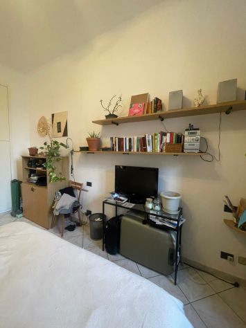 Bilocale con arredo completo su M2