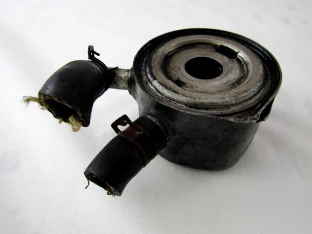 8200068115 RADIATORE OLIO SCAMBIATORE DI CALORE NISSAN MICRA 1.5 D 60KW 5M 3P (2003) RICAMBIO USATO