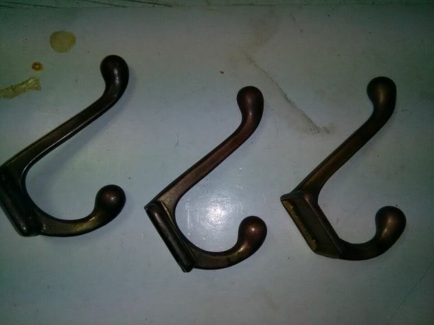 3 vecchi attaccapanni in ottone fine prima metà del 900 - Foto 8