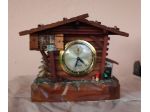 Casette in legno vintage con orologio