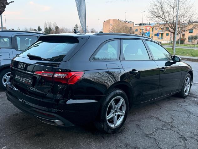 Audi A4 Avant 30 TDI/136 CV S tronic Business Advanced - Foto 5