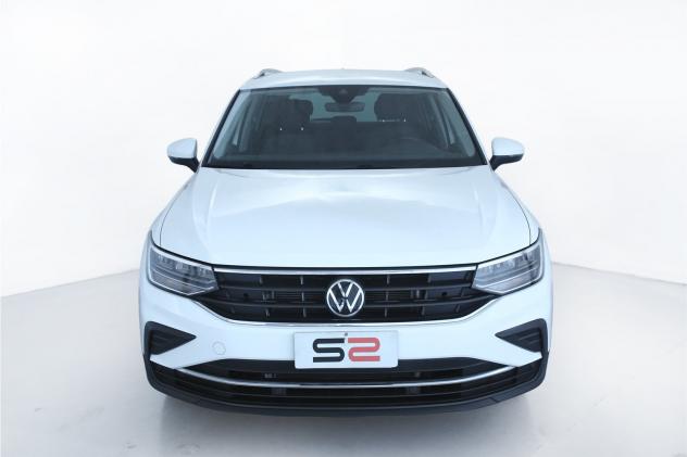 Volkswagen Tiguan 2.0 TDI SCR Life / Fari LED - Digital Cockpit Pro - Side assist - ACC - Ambient Pack - Cristalli posteriori e lunotto oscurati - Foto 2