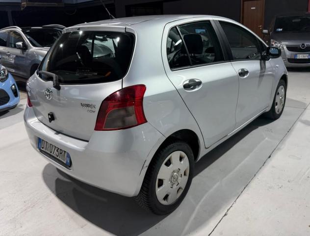 Toyota Yaris Benzina Km 88.000 Neopatentati - Foto 4