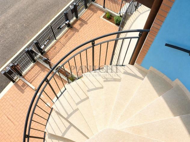 Appartamento con garage, balconi e giardino privato - NUOVO - Foto 14