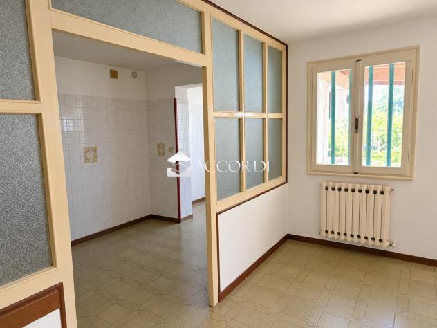 BIFAMILIARE di 7 vani e di 180 mq (DUE CARRARE) rif. DS35 - Foto 2