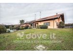 Villa di 300 m² con più di 5 locali e posto auto in vendita a Torrazza Piemonte