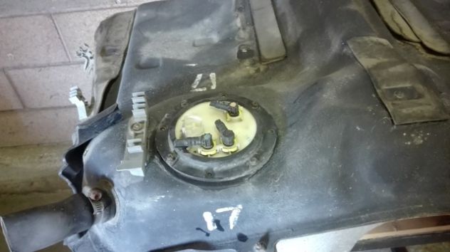 Serbatoio carburante Toyota Rav4 2.0TD del 2003 - Foto 4