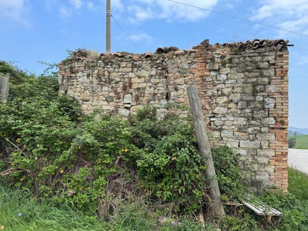 Rustico indipendente con giardino e terreno – Vista panoramica - Foto 10