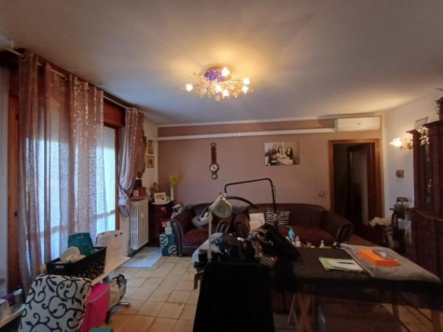 Appartamento di 102 m² con 3 locali e box auto in vendita a Carpi - Foto 2