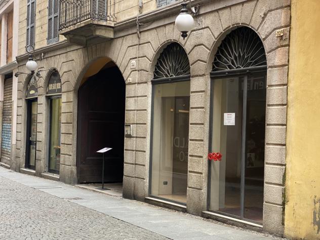 2 Vetrine in affitto a Novara