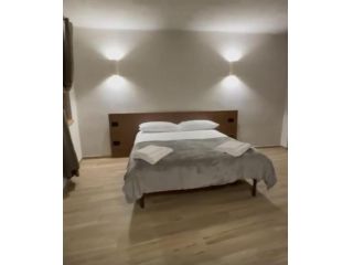 OULX BELLISSIMO TRILOCALE  " MERLO " CON POSTO AUTO E GIARDINO