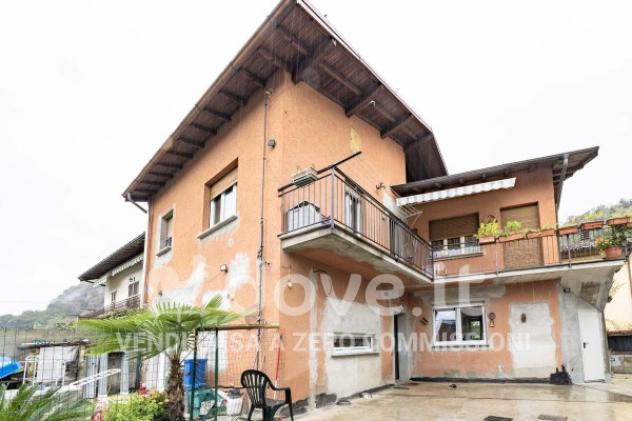 Villa di 180 m² con più di 5 locali in vendita a Caravate - Foto 3