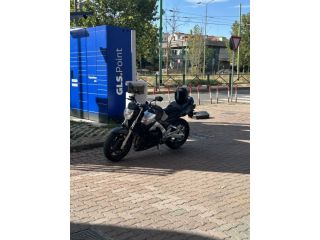 Suzuki GSR 600