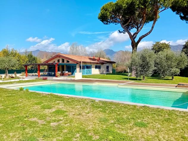VILLA di 13 vani e di 210 mq (PIETRASANTA) rif. 1542 - Foto 9