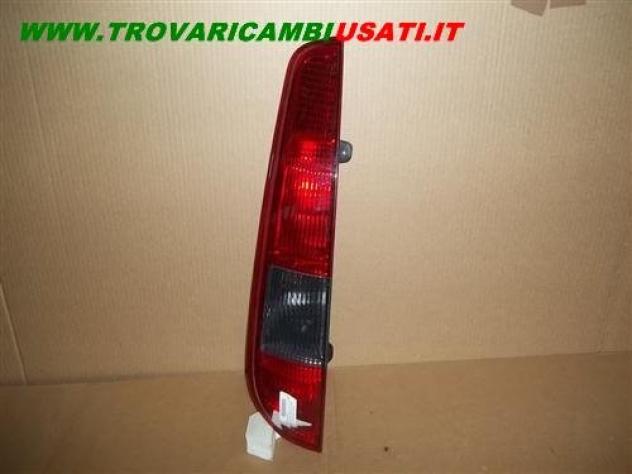 FANALE POST.S. FR FUME' FORD FOCUS 05 SW 999-U04485 Parti elettriche  Fanaleria  Fanali  Fanale post. sx. FORD - FOCUS - 01-12-2004 - 01-02-2008