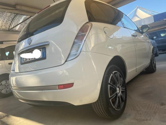 LANCIA YPSILON - Foto 2