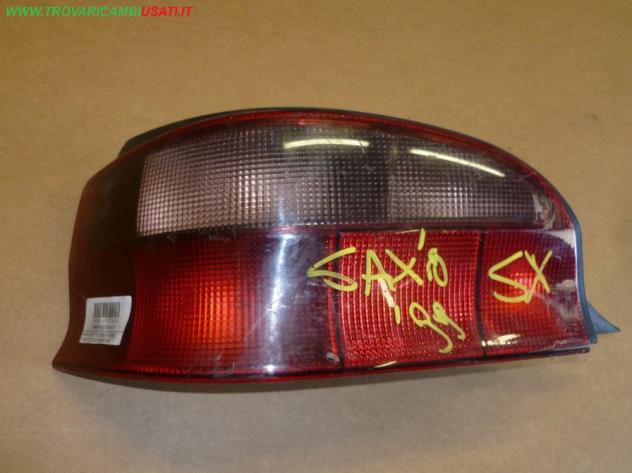 FANALE POST.S.(7665-) FUME' CHIARO CITROEN SAXO (S8) 999-U57033 Parti elettriche  Fanaleria  Fanali  Fanale post. sx. CITROEN - SAXO - 01-03-1996 - 01