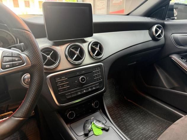 Mercedes-benz CLA 200 d S.W. Automatic Premium Dark Night - Foto 9