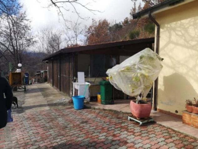 Immobile in asta di 104 m² con più di 5 locali in vendita a Valtopina - Foto 2