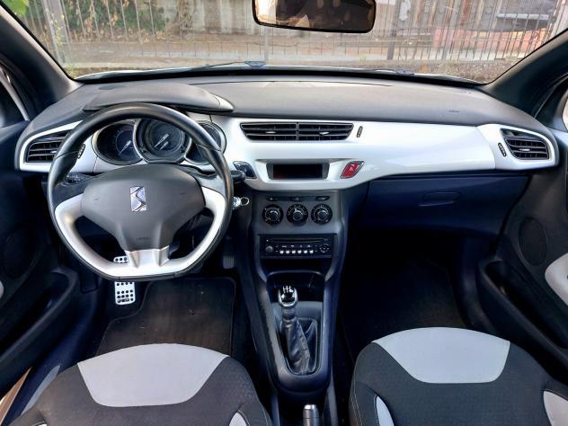 DS3 Coup1.4 HDi 70 CV `So Chic` - 2011 - Foto 3