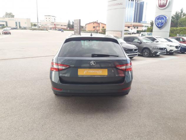 Škoda Superb 2.0 TDI 150 CV SCR DSG Wagon Executive - Foto 4