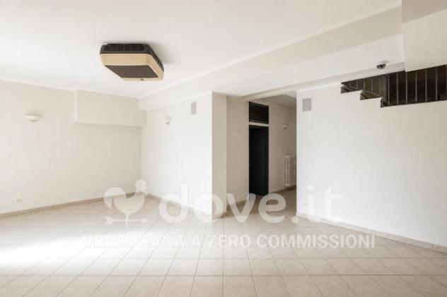 Appartamento di 180 m² con 2 locali e box auto in vendita a Gazzada Schianno - Foto 11
