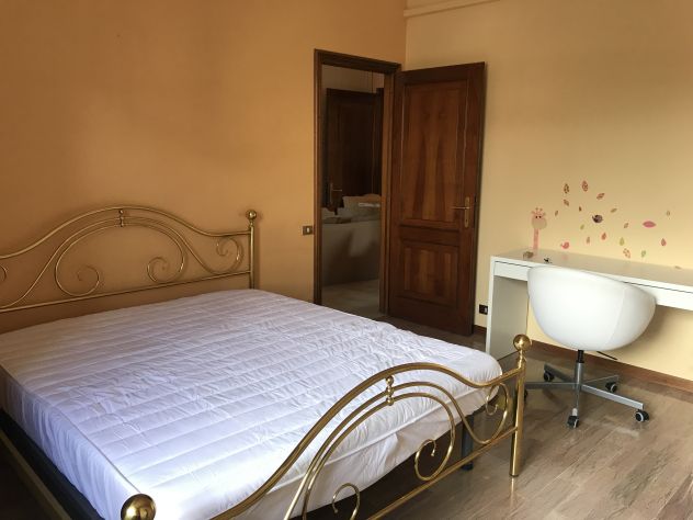 LIBERE 4 STANZE PER STUDENTESSE - Foto 5