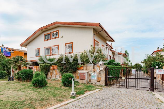 AXA CASAL PALOCCO VILLA 220 MQ FINEMENTE RISTRUTTURATA - Foto 10