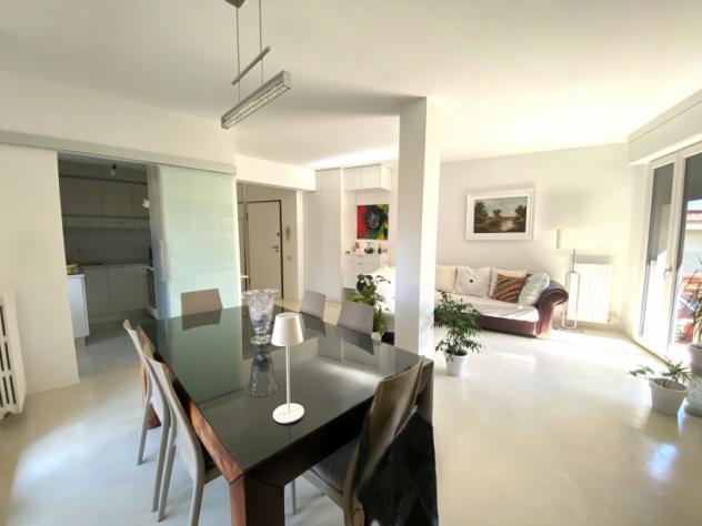 Elegante Appartamento Ristrutturato con Ampia Terrazza a Montecatini Terme - Foto 3