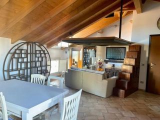 va580 - particolare monolocale loft  arredato + cantina e posto auto - cont &hellip;