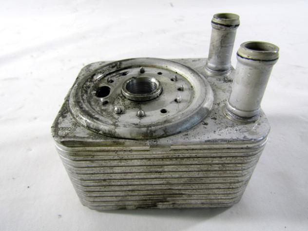 068117021B RADIATORE SCAMBIATORE DI CALORE OLIO AUDI A4 SW 1.9 D 96KW 6M 5P (2004) RICAMBIO USATO
