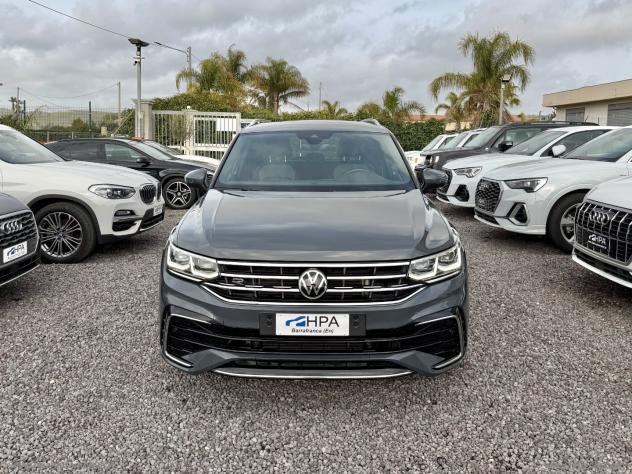 VOLKSWAGEN Tiguan 2.0TDI R-LINE FULL LED NAVI AID ACTIVE INFO DISPLAY PELLE RETROCAMERA - Foto 2