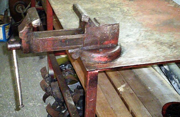 ROBUSTO BANCO DA LAVORO IN FERRO - Foto 2
