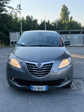 Lancia Ypsilon 1.2 69 CV 5 porte S&S Platinum - Foto 3