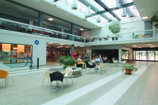 Negozio Centro Commerciale Cappuccini - Foto 5