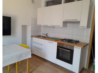 Affittasi BILOCALE FINEMENTE RISTRUTTURATO E ARREDATO in zona San Paolo.