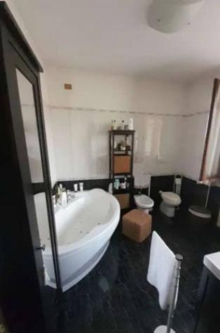 Immobile in asta di 156 m² con più di 5 locali e box auto in vendita a Mortara - Foto 13