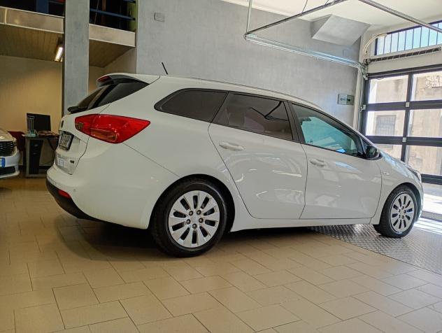 Kia Ceed cee'd 1.4 CRDi SW Active - Foto 4