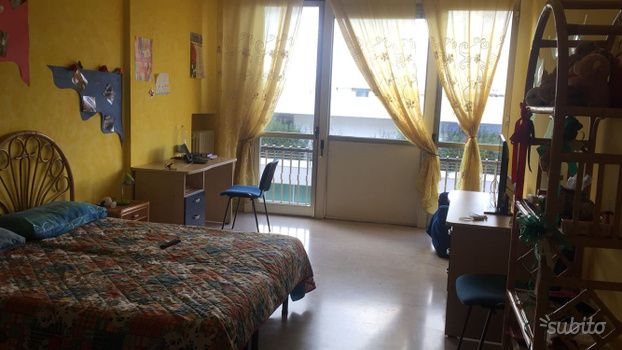 camera a studentessa in piena.Mazzini Lecce