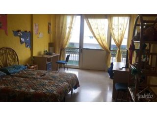 camera a studentessa in piena.Mazzini Lecce