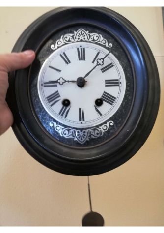 Orologio antico a pendolo del " 1700 " con ricarica a molla